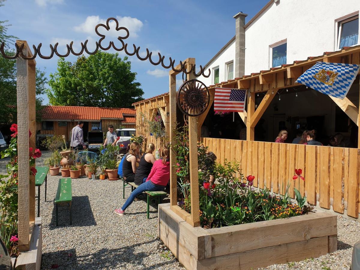 Chrom Ranch Reiterhof Bed and Breakfast Memmingen Eksteriør billede