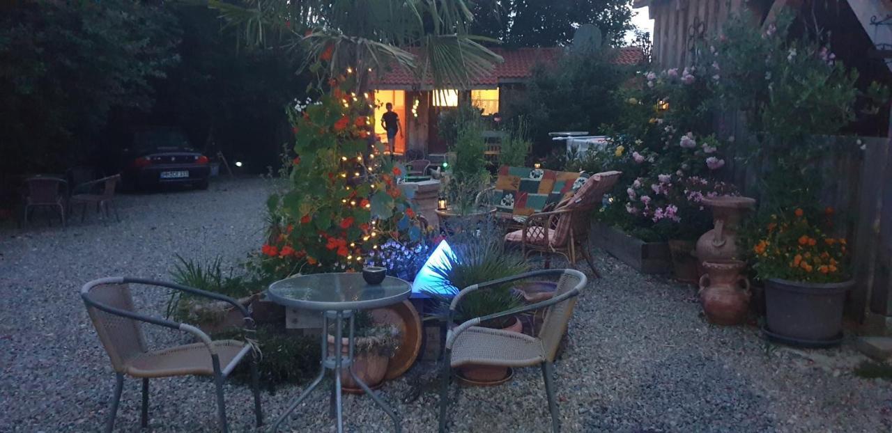 Chrom Ranch Reiterhof Bed and Breakfast Memmingen Eksteriør billede
